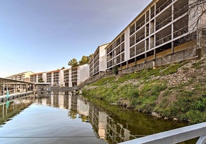 Waterfront Condo on Lake Ozark w/ Boat Slip & Pool