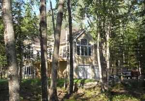 Waterfront Cottage with gorgeous sunset view