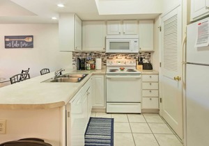 Waterfront Lake Ozark Condo with Boat Slip!
