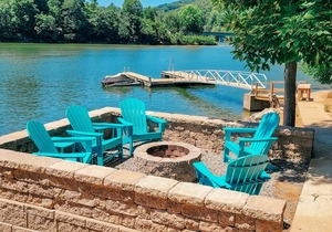 Waterfront Luxury at Watauga Lake!