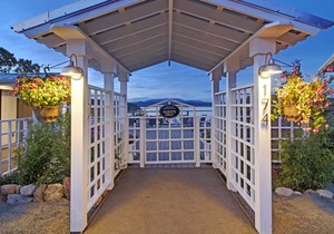 WATERVIEW IN TOWN! Cannery Inn - Hyak