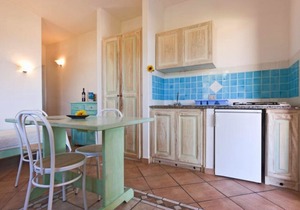 Well-kept studio with a nice balcony or terrace near the sea