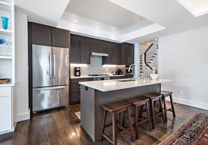 West End home comfortably sleeping 6 guests,