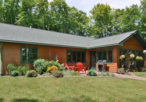 wheelchair accessible lodging on beautiful Lake Namakagon
