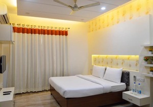 When In Gurgaon - Service Apartments, Near Medanta Medicity