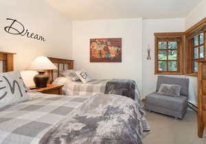 Whistler Creekside Luxurious Townhouse in Taluswood