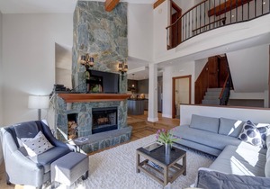 Whistler Mountain Town House Ski-in & Ski-out