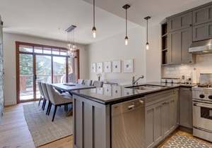 Whistler Mountain Town House Ski-in & Ski-out