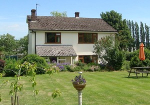 White House Cottage - Three Bedroom House, Sleeps 6