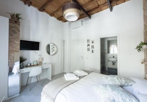 White Ostilia Apartments