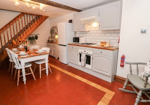 WHITE SWAN COTTAGE, pet friendly, with open fire in Youlgreave
