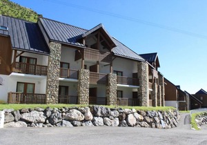 Wifi, 300m from ski slopes, fitness, swimming pool, terrace, tv, ski locker, 32m², Barèges/La Mongie