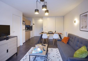 Wifi, ski lifts base, fitness, swimming pool, sauna, hammam, balcony, tv, ski locker, 43m²