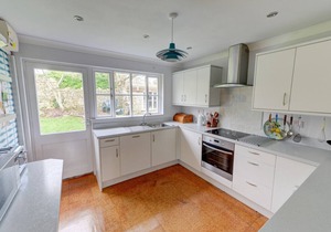 Wild Hill - Three Bedroom House, Sleeps 6