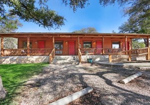Wimberley Log Cabins Resort and Suites- Unit 5