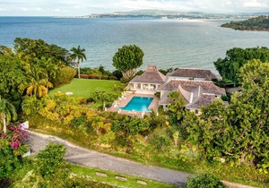 Windsong Villa (3/4 Rooms)