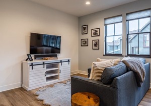 Winter Availability! Welcoming, Modern Condo with Three Bedrooms plus a Flex Bonus Room