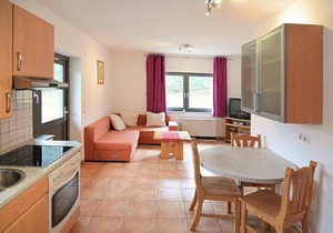 Wohnung mit eigener Terrasse in Hüddinge