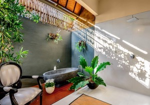 Wonderful 2BR Villa, Near The Beach, Seminyak! W/Private Swimming Pool!