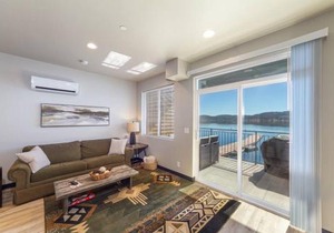 Wonderful Triplex Unit With Spectacular Lake View!