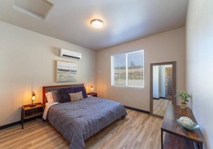 Wonderful Triplex Unit With Spectacular Lake View!