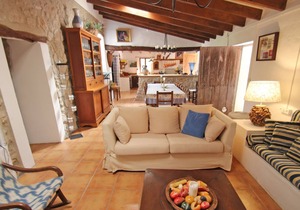 Wonderful villa with gorgeous pool and gardens in Fornalutx. Free wifi.