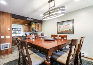 Woodlands #33 Condo