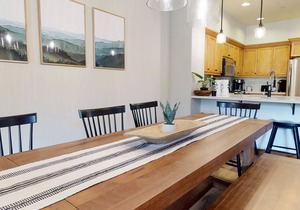 Woodwinds 1265 Luxury Townhouse, Private Hot Tub, 2 Car Garage by RedAwning