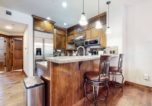 Woodwinds 1323 Pet-Friendly, On Sierra Star Golf Course, Garage and Jacuzzi, Luxury Home by RedAwning