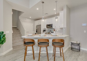 Wowie! This Resort Style Penthouse is it! 30 night Min