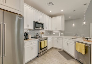 Wowie! This Resort Style Penthouse is it! 30 night Min