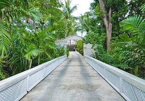 ZenBreak Whitegates is a luxury 4 bedroom beachfront villa on the West Coast