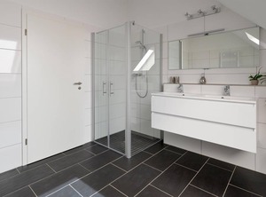 Holiday Shower Toilet | Gillenfeld