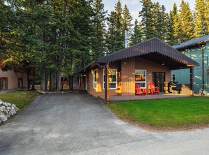 Mountain Chalet | Jasper East