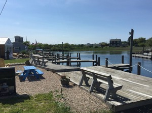 Beach Cottage East Matunuck | Snug Harbor