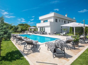 Swimming Liznjan | Liznjan