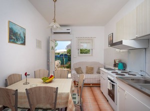 Beach Patio Grill | Stobrec