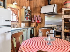 Ada Peach Street Hideaway | Fredericksburg