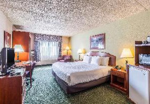 Clarion Hotel | West Baraboo