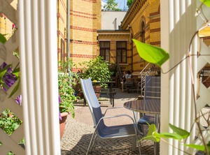 Gwuni Mopera | Mitte