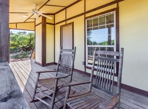 Appian Way Cottage | Fredericksburg