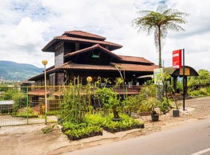 Oyo Rumah Kayu Cottage Syariah | Parongpong