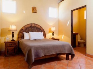 Cerritos Surf Town Beach Hotel | Cerritos