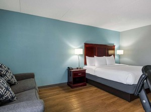 Clarion Inn Suites Airport | Grand Rapids