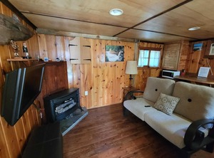Cottage Autrain River Beach Rocks Waterfalls | Au Train