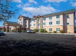 Country Inn | Barrio Hollywood