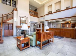 Country Inn | Barrio Hollywood
