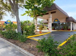 Days Inn | United Central
