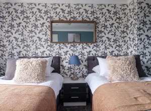Dickens Gatwick | Crawley