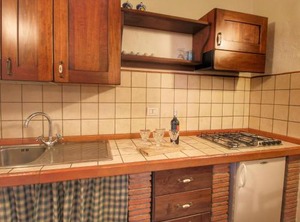 Farmhouse Hill Swimming Garden | Proceno